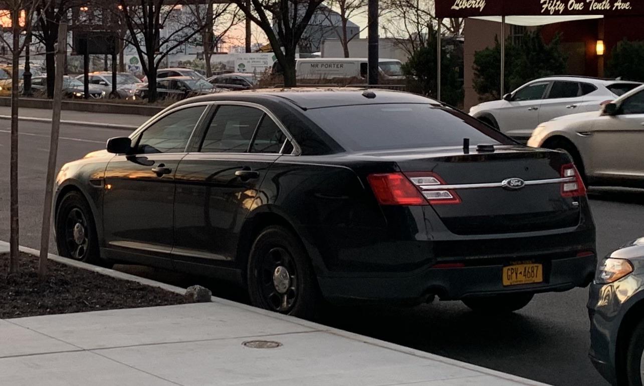 ford taurus cop car