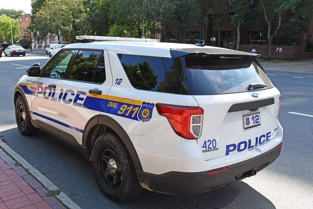 ford explorer police car