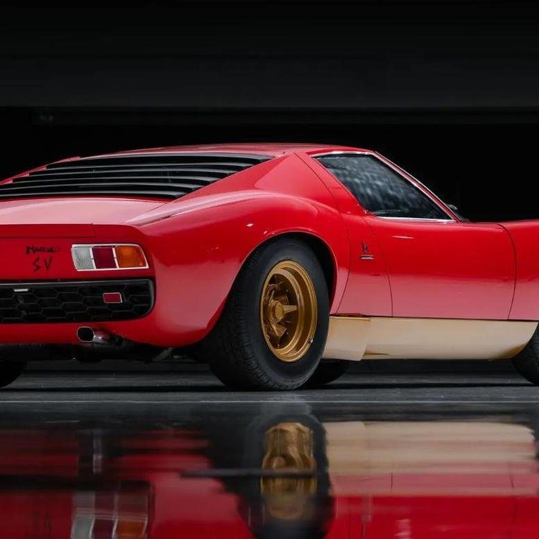 Lamborghini-Miura-SV