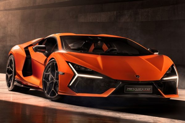 2024-Lamborghini-Revuelto