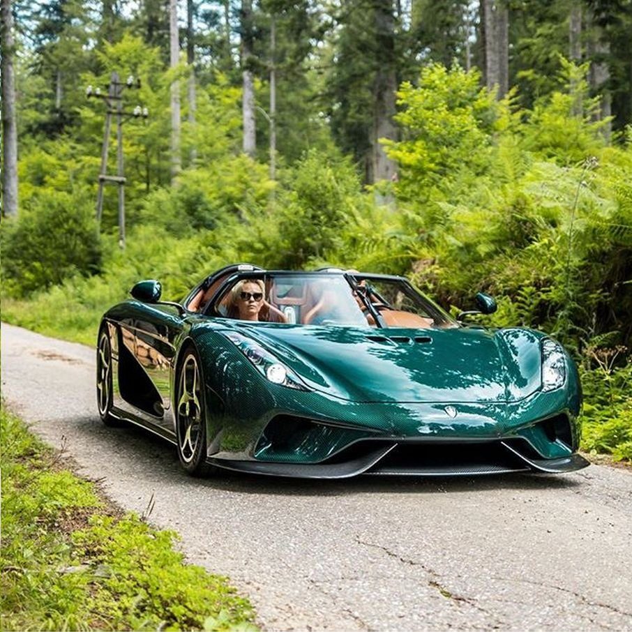 Koenigsegg-Regera-Malin-Green-Carbon