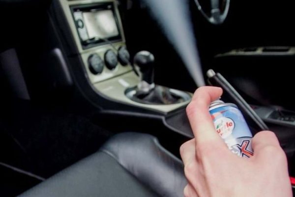 Why Your Car Smells Like Burning Oil: Common Causes Explained car smells like burning oil
