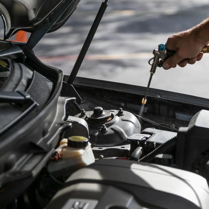 how much oil to add to car