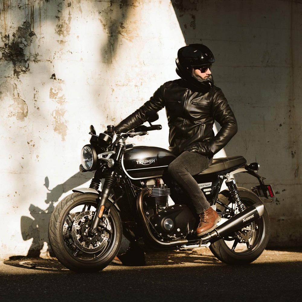 black motorcycle